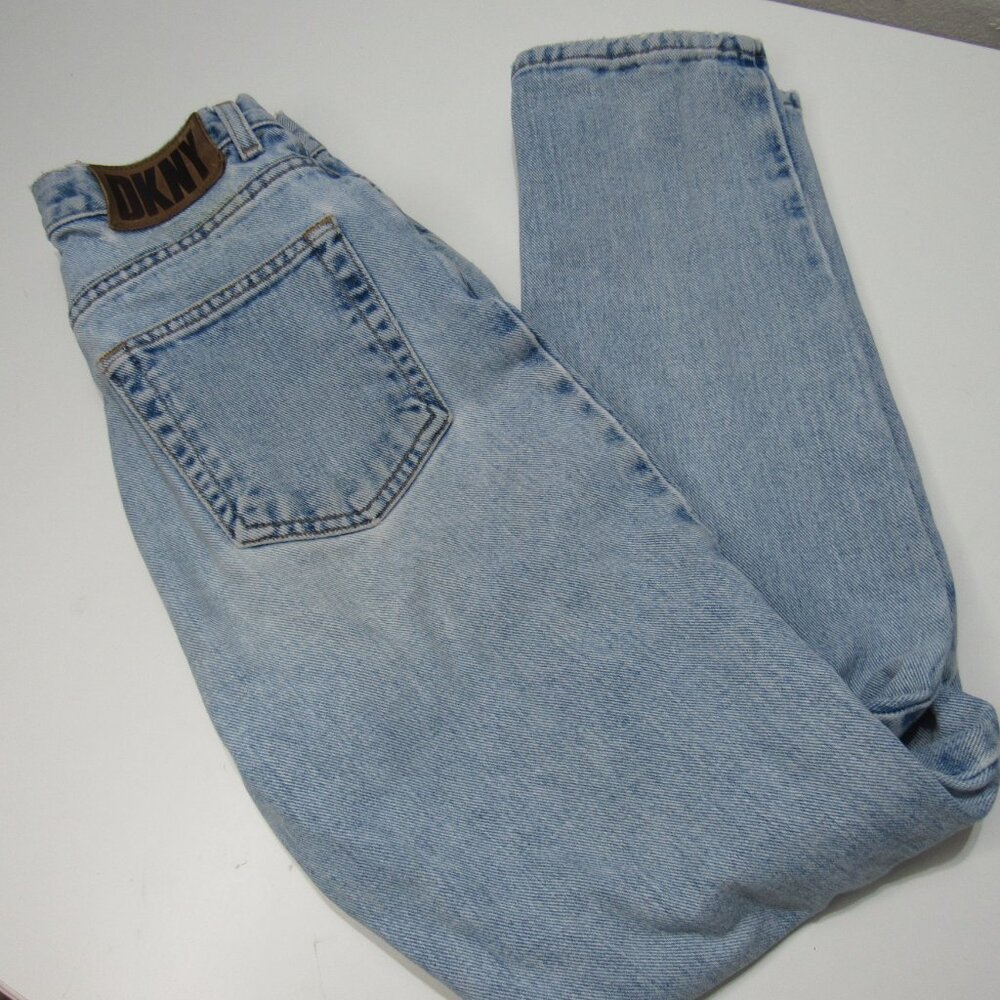 Vintage DKNY Jeans Women’s 6 Blue Straight Light Wash USA Made 90s